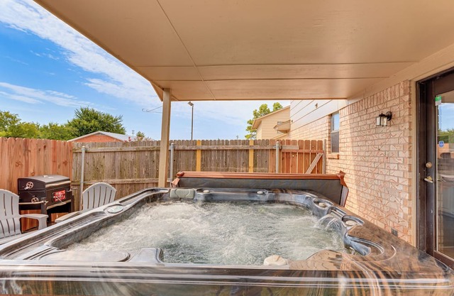 South OKC Home w/Game Room: 18 Mi to OU Campus!