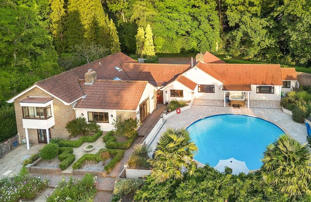 Churchill Country Retreat | By My Getaways