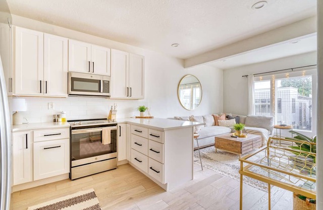 Perfect Portland Farmhouse Loft - Breweries & Bars