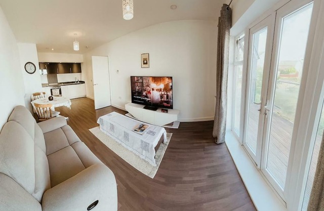 Modern two-bedroom flat, fully equipped