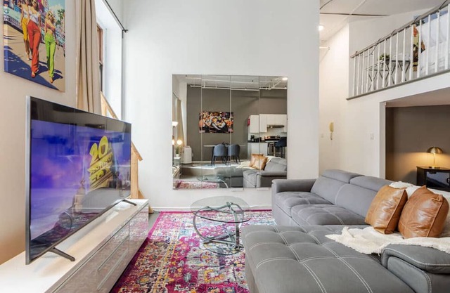 Old Montreal Loft | Modern & Trendy ‘Sweet Escape’