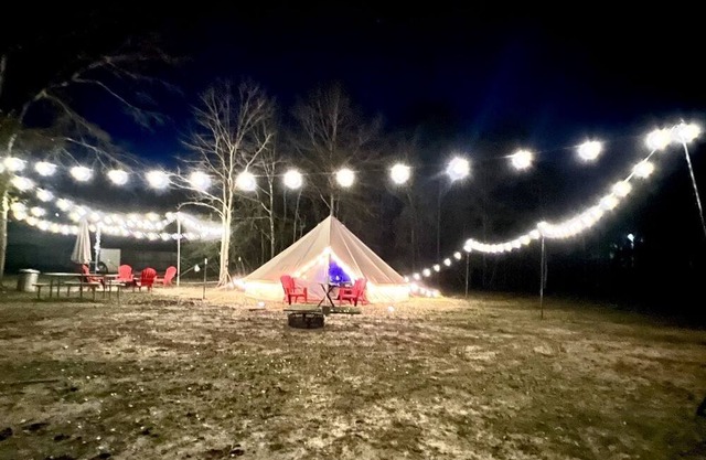 Rustic Bell Tent on a Texan Farm, Nestled in the Sam Houston National Forest, Perfect for a Weekend Getaway