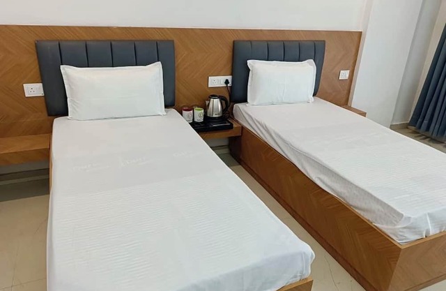 Lovely 9 bedroom bed & breakfast near UPES kandoli and Bidholi Campus Dehradun