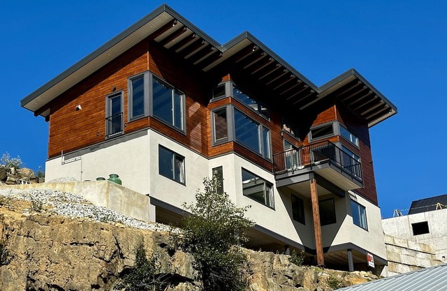 Sunset Lodge