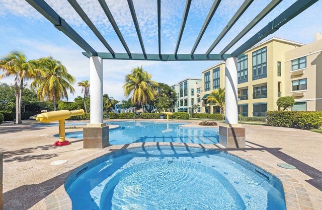 Seaside Escape | Family Pools | Grilling Terrace | Tennis Court by Otium