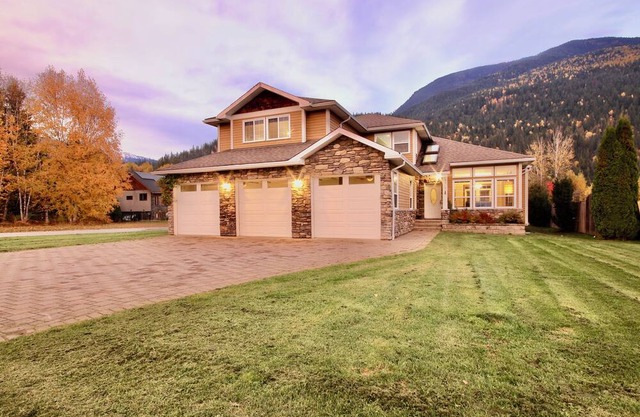 The Kingfisher Estate