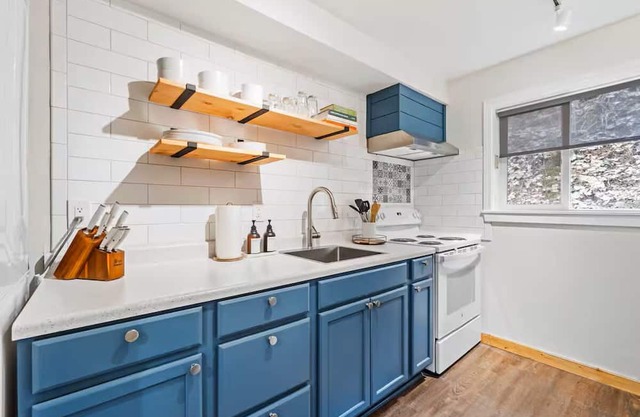 THE EVERGREEN ESCAPEnThoughtfully appointed home overlooking Wallace.