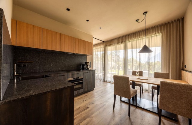 Oberhaslerhof Alpina Apartment with Mountain View, Wi-Fi and Air Conditioning