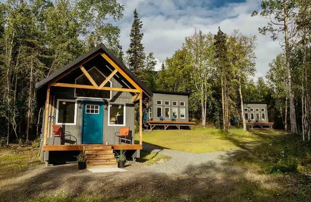 Gorgeous Tiny Cabin Placed in a Privileged Area in Anchorage, Alaska