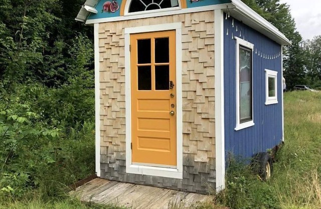 Charming Gypsy Caravan for Vacations in White Mountain National Forest