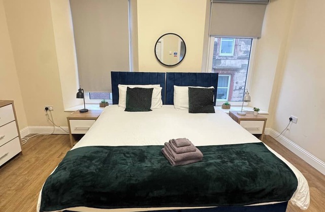 Apartment 3- 216 high Street