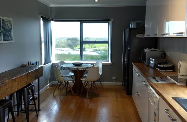 Gladstone gem - Gateway to the Bays North East Tasmania