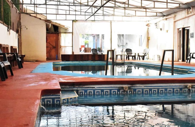 Suite monoambiente, con AA, Pisicna Clim. las 24 hs., desayuno y estac. opc.