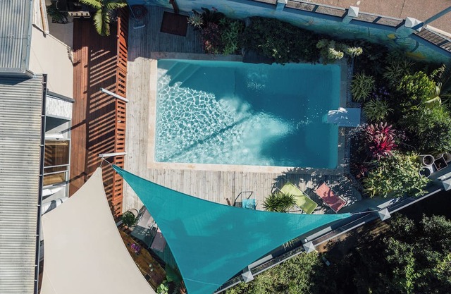 VILLA LAZUREA located in the heart of Terre-Sainte on the main avenue