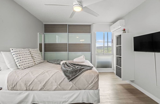 Oceanfront | Marina-View Balcony | Swimming Pool | Air-Conditioned