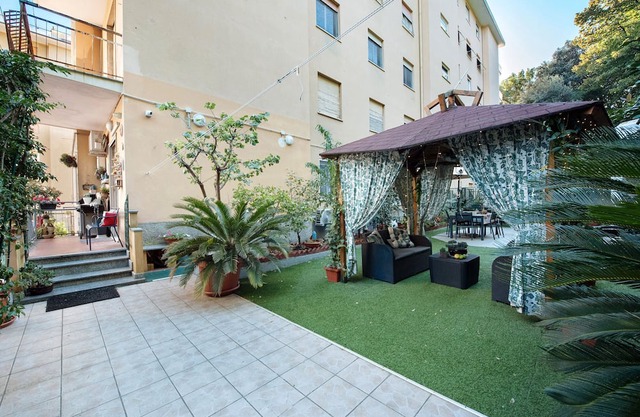 Apartment 'Oparavisegenova' with Private Garden, Wi-Fi and Air Conditioning