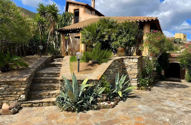 Villa 'Scholl Muravera' with Sea View, Wi-Fi and Air Conditioning