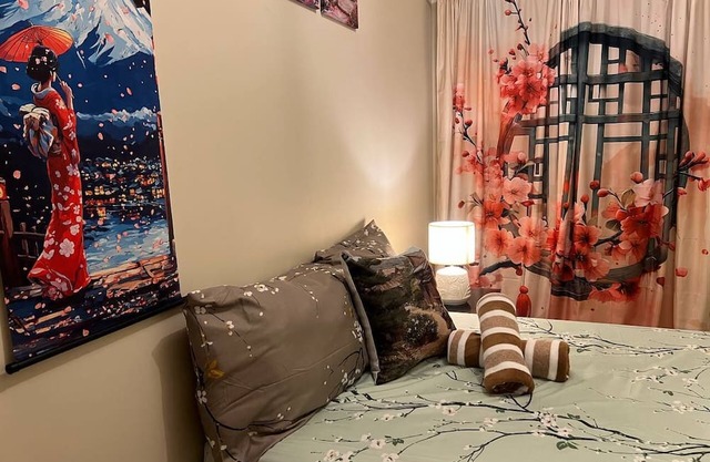 Japan Vibe 2-bedroom condo with Veranda Pool View and AC in vibrant Pasig