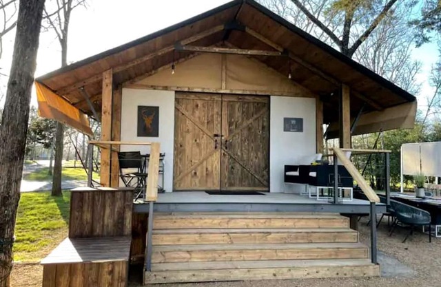 Gorgeous Texas Glamping Retreat on Lake Bastrop
