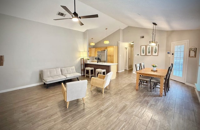 Charming 3-bedroom house in delightful Lewisville with AC, WiFi
