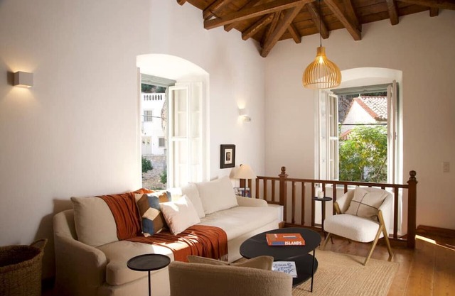 Elegant Hydra Getaway