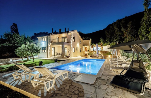 Heavenly 4BR Villa with Pool