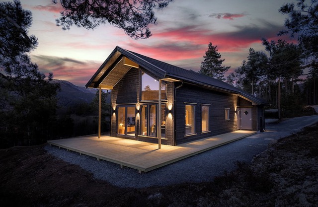 This house has a beautiful and unique location on the edge of Lake Vråvatn and gives you the feeling of 'coming home'.