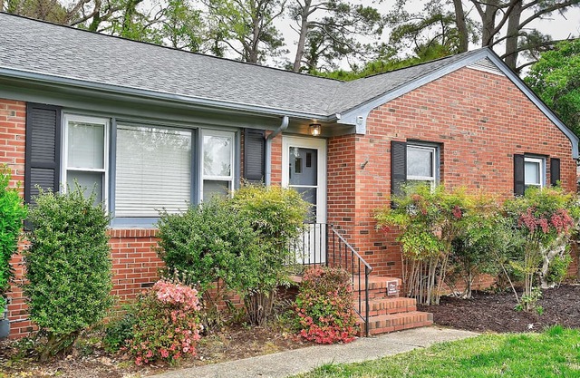 Perfect location - Close to the Ocean and Bay in Virginia Beach
