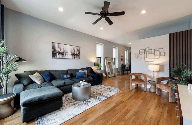 2 Bedroom Home near West Loop with Parking