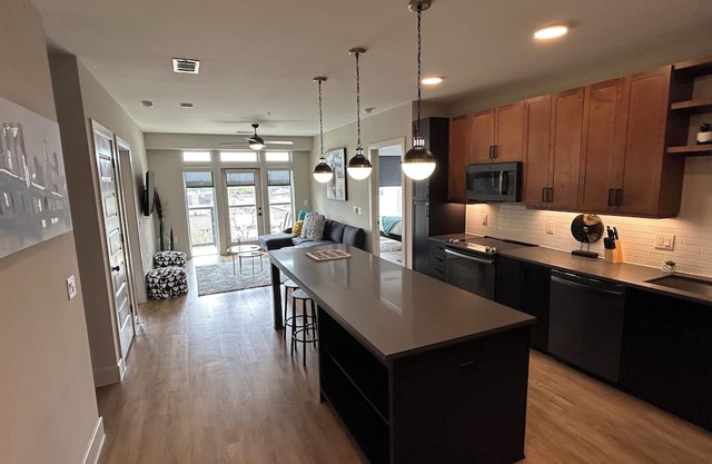 2-bedroom 3-bed 2-full Bath apartment - Rare find in the heart of Deep Ellum!