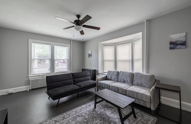 Central Cozy 2BR Apartment in DC with Parking