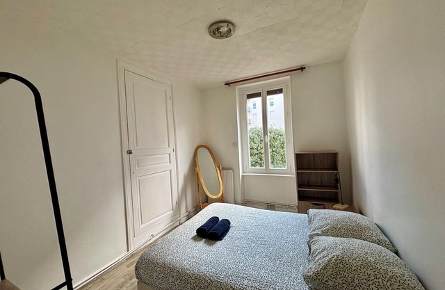 Charming T3 close to the station