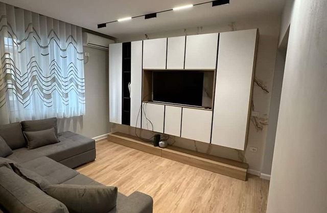 VIVAR APARTMENT 1 in lovely Tiranë with AC, WiFi