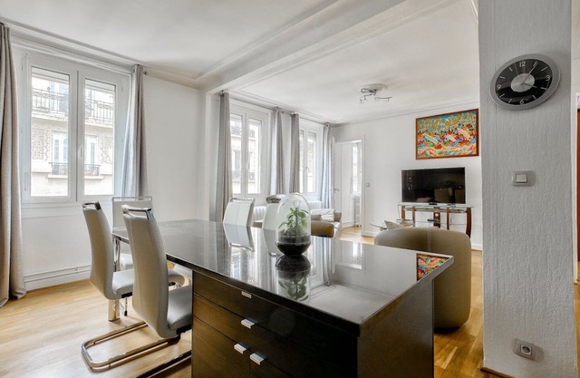 Charming apartment near the Arc de Triomphe
