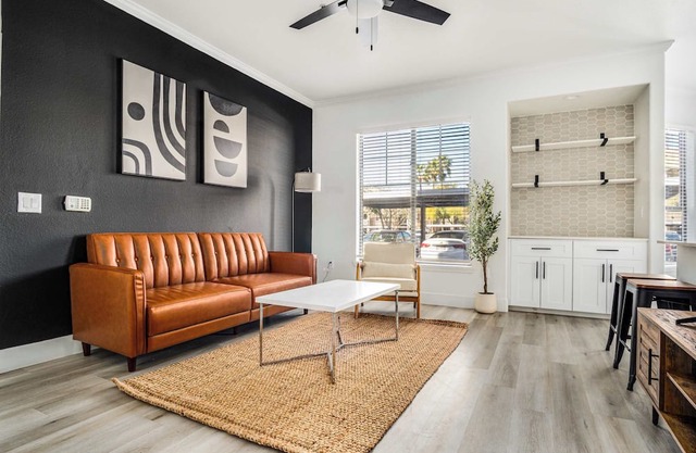 2BR by Stadium Pool, Parking, Gym 06