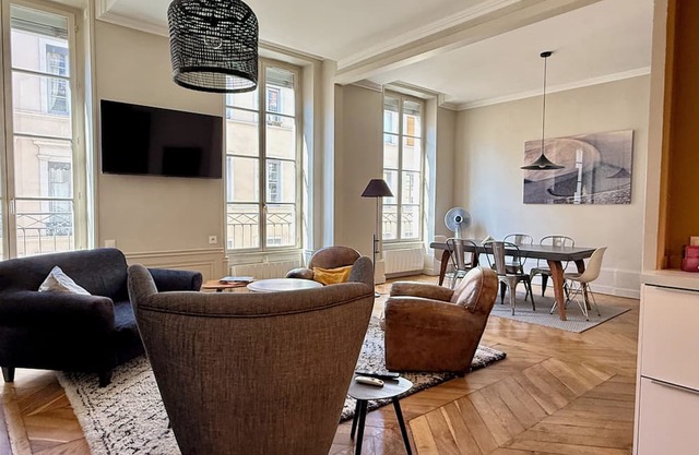 Center presqu'île, luxury apartment between Perrache station and Bellecour