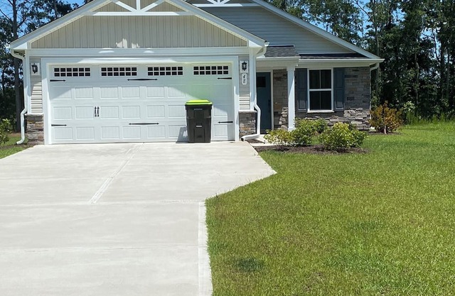 Charming 2-bedroom house in Tabor City with WiFi andAC. Covered Back Porch.
