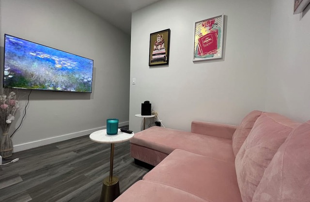 Modern 2BR Steps from Times Sqaure