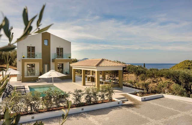 Odore Di Mare - Four Bedroom Villa, Sleeps 8