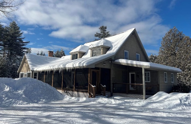 3-bedroom house on 40 acres in peaceful Conway with WiFi, AC