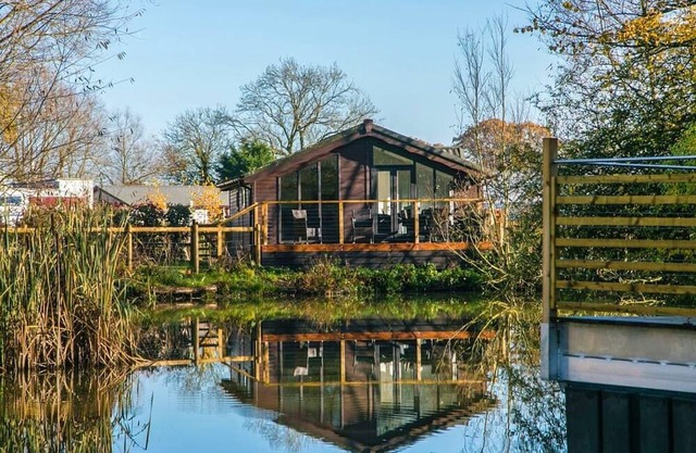 2 bedroom accommodation in Westbury