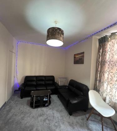 West End Gem in Glasgow - Modern 1 Bed Apartment