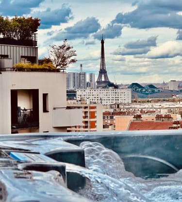 Penthouse avec jaccuzzi vue sur la Tour Eiffel