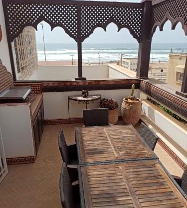 Charmante maison face à la mer