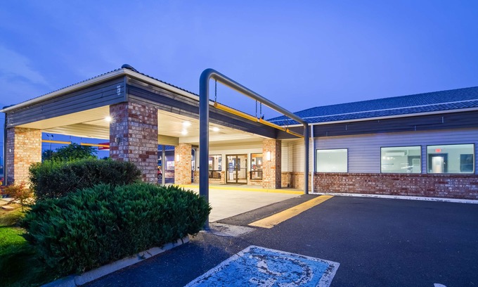 Moses Lake Hotel | SureStay Plus Hotel by Best Western Moses Lake