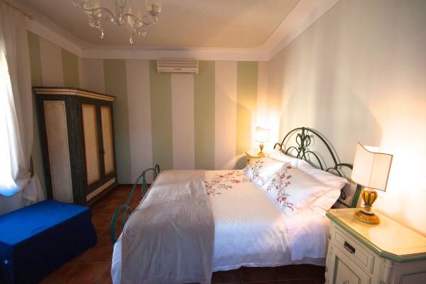 Lucca Historical Center Hotel | B&B Corte Toro