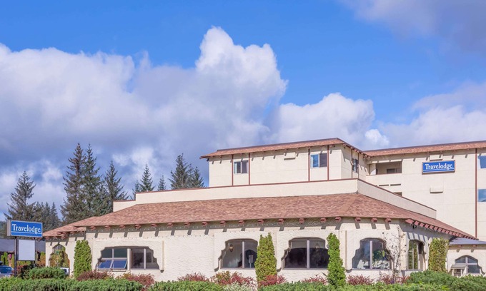 Mendenhall Valley Hotel | Travelodge by Wyndham Juneau