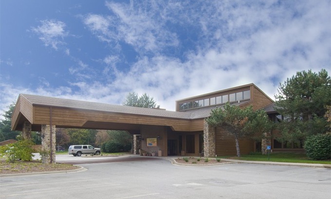 Adrian Hotel | The Carlton Lodge