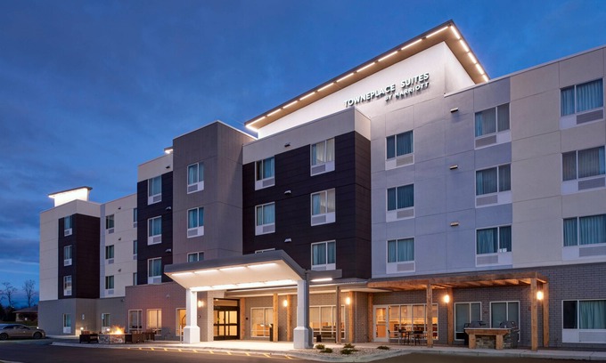 Forest Hills Hotel | TownePlace Suites by Marriott Grand Rapids Airport