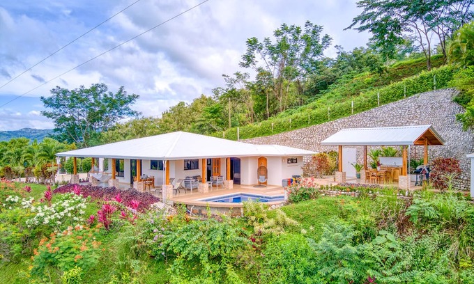 Samara House | Beautiful House with breathtaking sunsets ocean, bay and Mountain View !